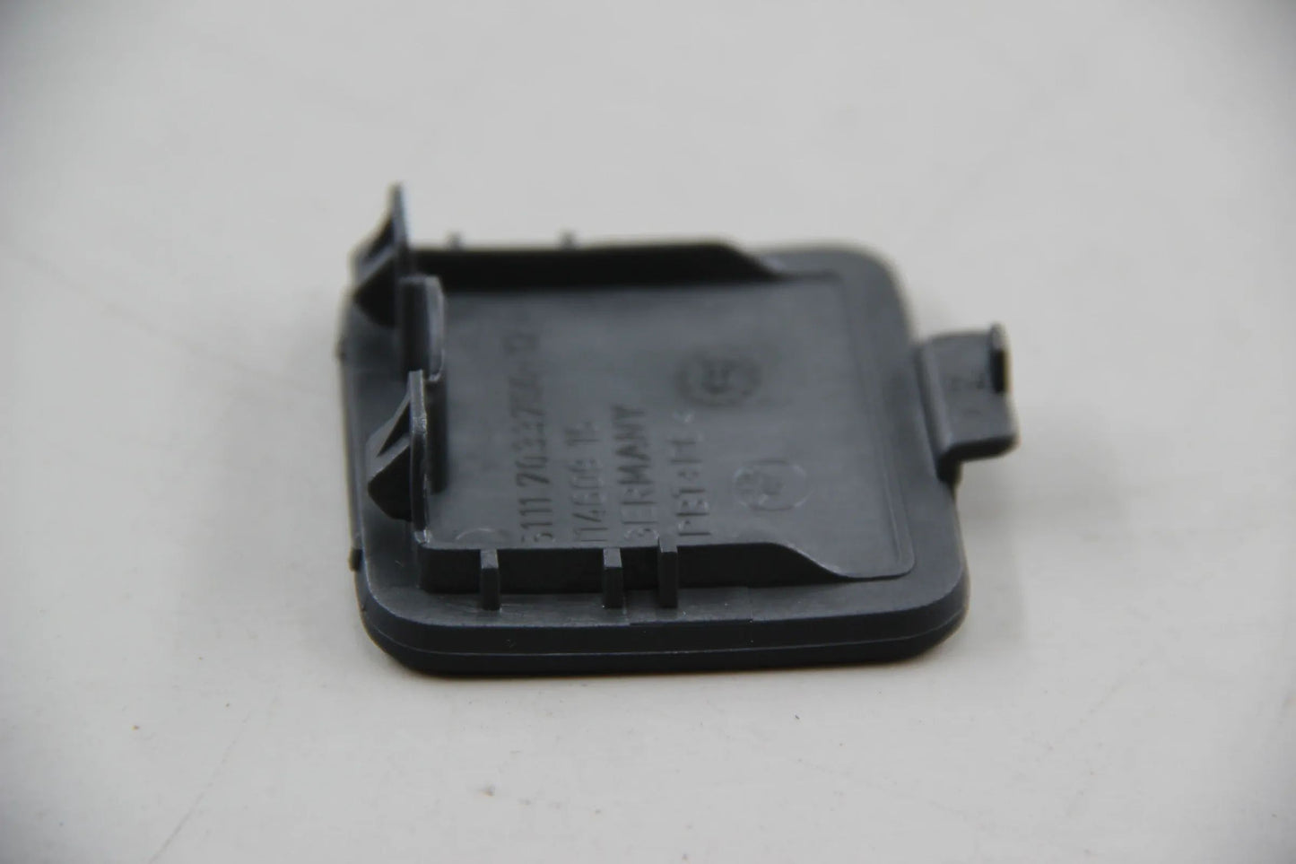 Original BMW E60 520i-550i E61 E83 Kappe Abschleppöse grundiert 51117111787