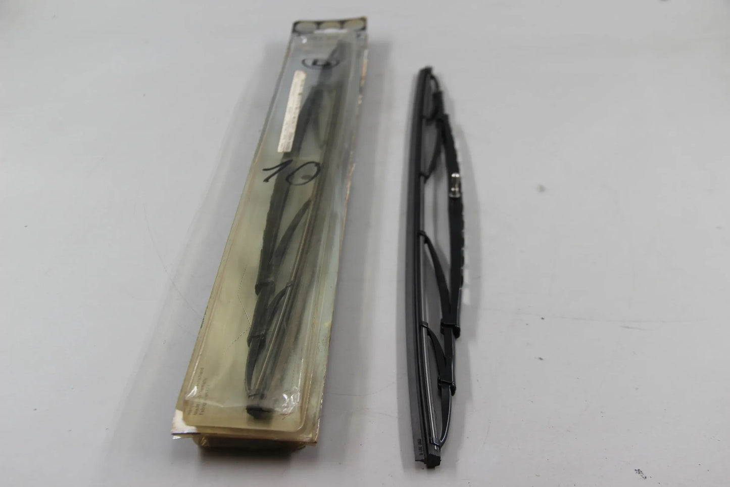 Original BMW E26 M1 E12 518-528 E24 E23 728 730 2x Wischblatt 61611365883