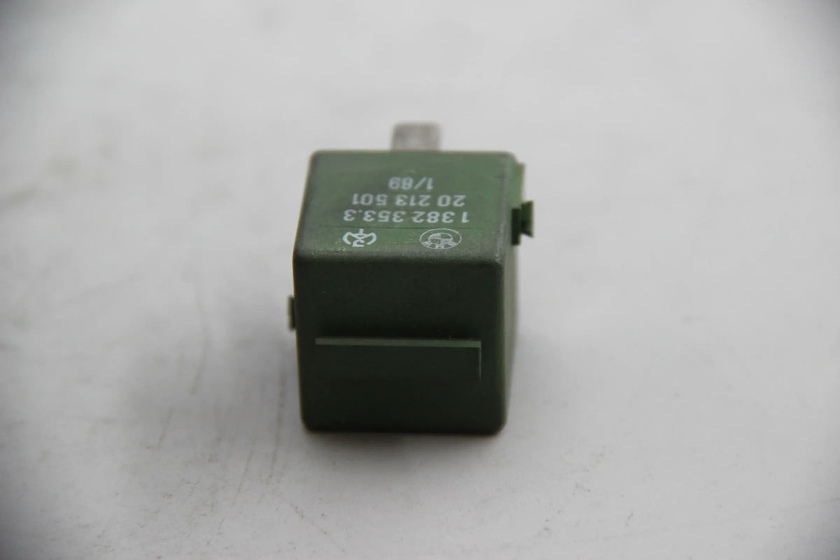 Original BMW E30 E34 E32 Relais grün 1382353
