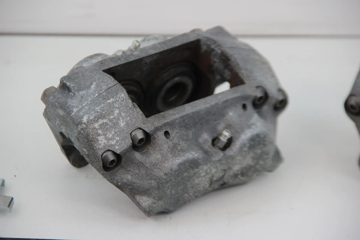 Original BMW E10 2002tii 2002ti Bremssattel Bremsscheibe Radnabe Ankerblech Satz