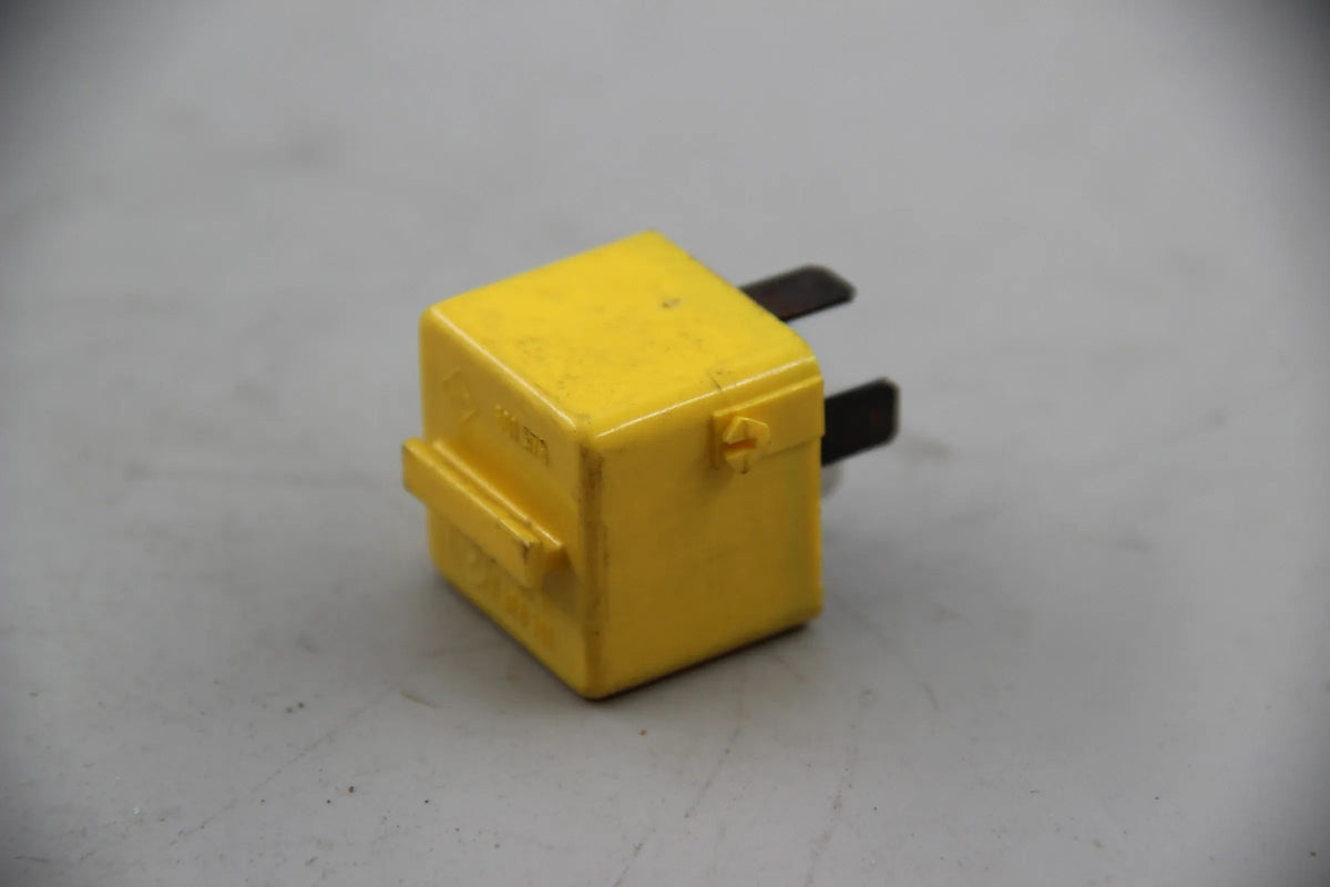Original BMW 3er E30 5er E34 Relais BOSCH gelb SWF 601.576 61311378301