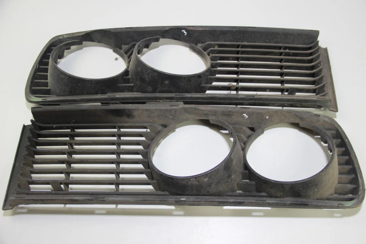 Original BMW E12 5er Zierleiste Scheinwerfer Rahmen Grille paar 1848113 1848114