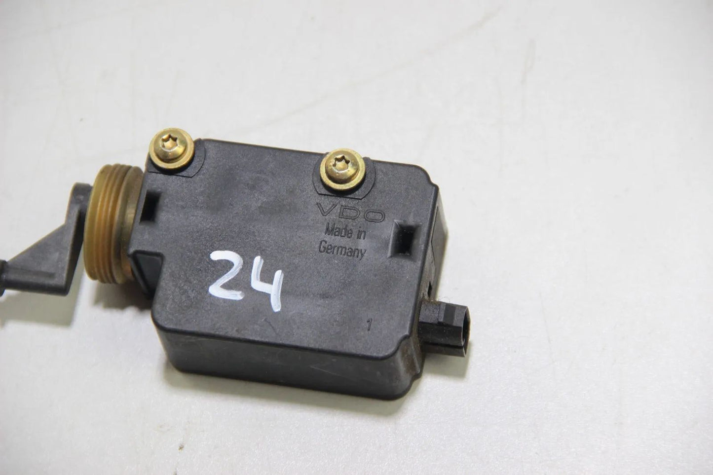 Original BMW X5 E53 2002 Tankklappe Benzin Schloss 51268355056