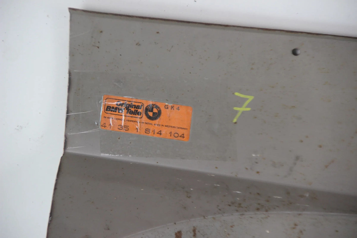 Original BMW E9 2.5CS-3.0CSL Seitenwand hinten rechts NOS Abschnitt 41351814104