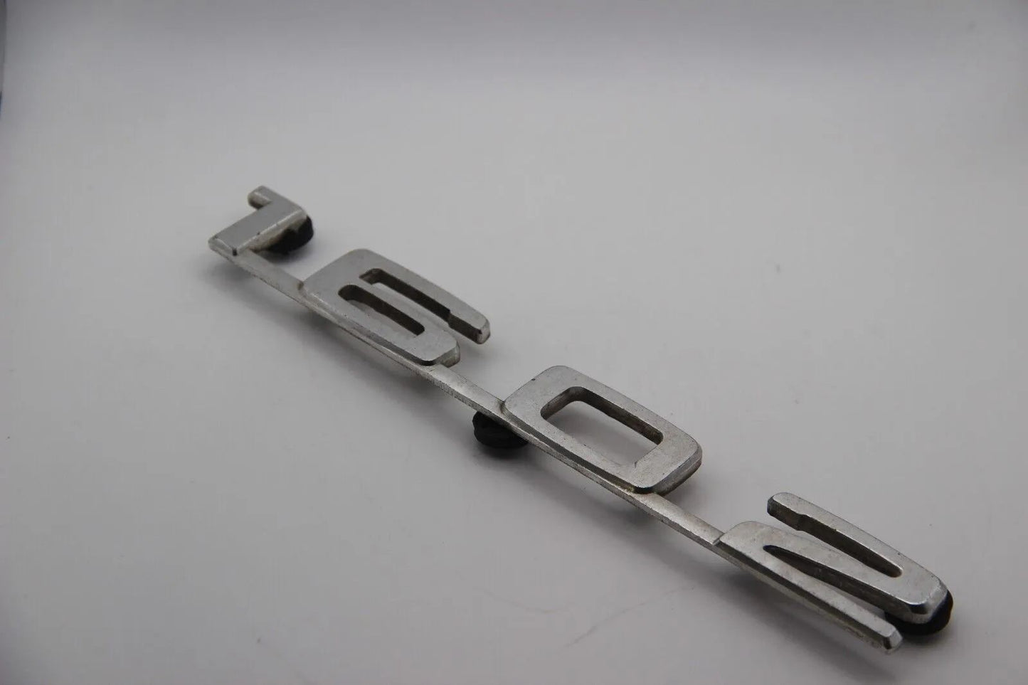 Original BMW E10 E6 1602 Modellbezeichnung Emblem Badge Schriftzug Typenschild