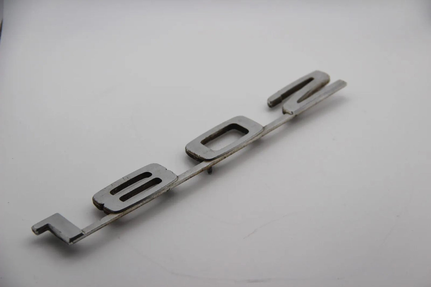 Original BMW E10 E6 1802 Modellbezeichnung Emblem Badge Schriftzug Typenschild