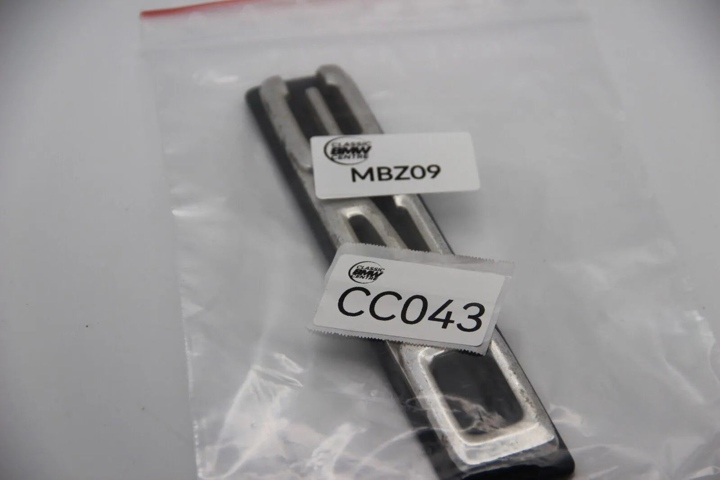 Original BMW E21 320i Modellbezeichnung Emblem Badge Schriftzug Schild