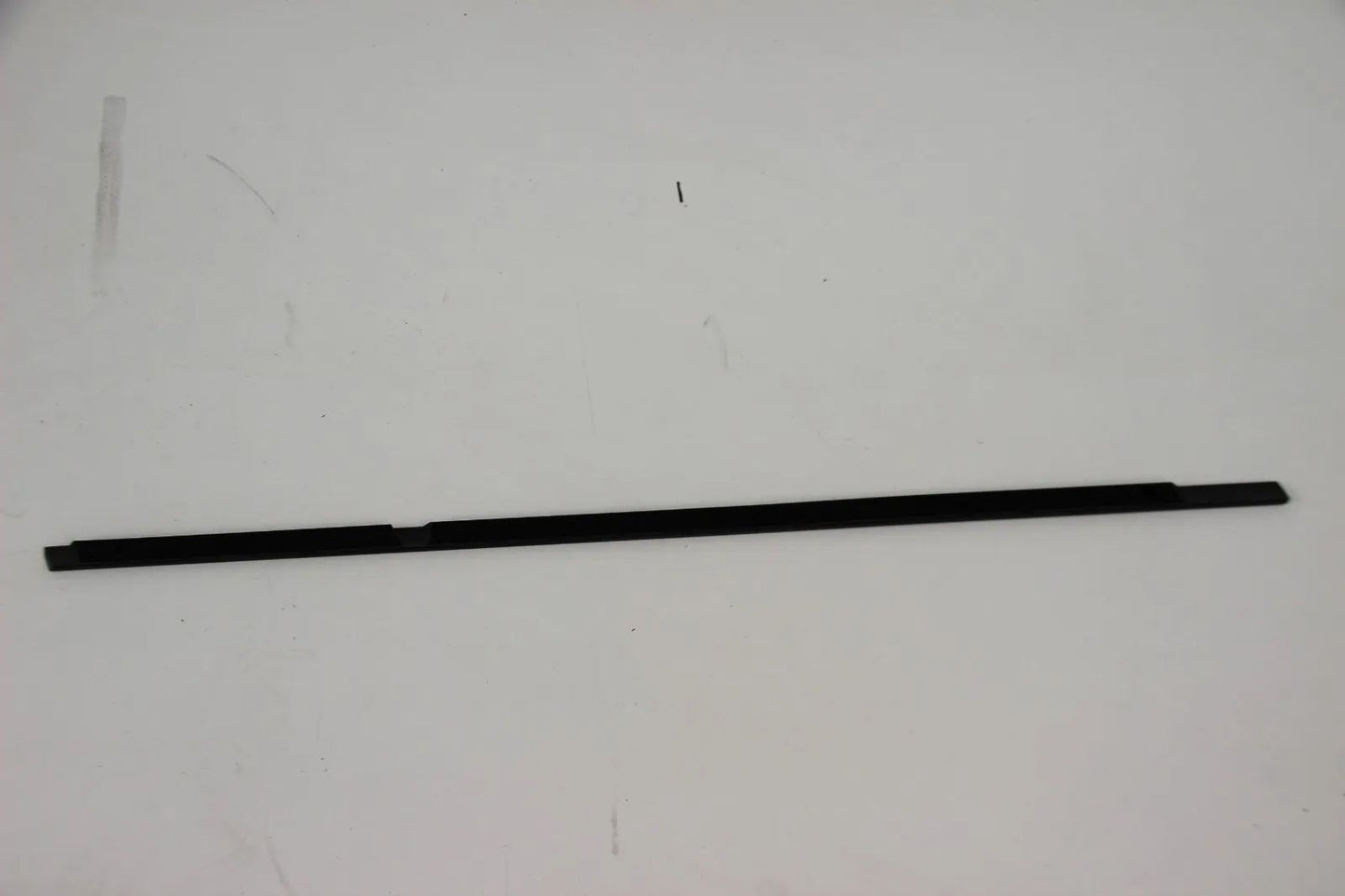 BMW E46 3er 316i-330i Limo Schachtabdeckung hinten aussen links 51348194709