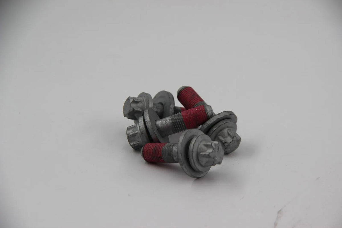 Original BMW E39 E60   Schraube Aussentorx Hinterachswelle 4Stk. 33326764563