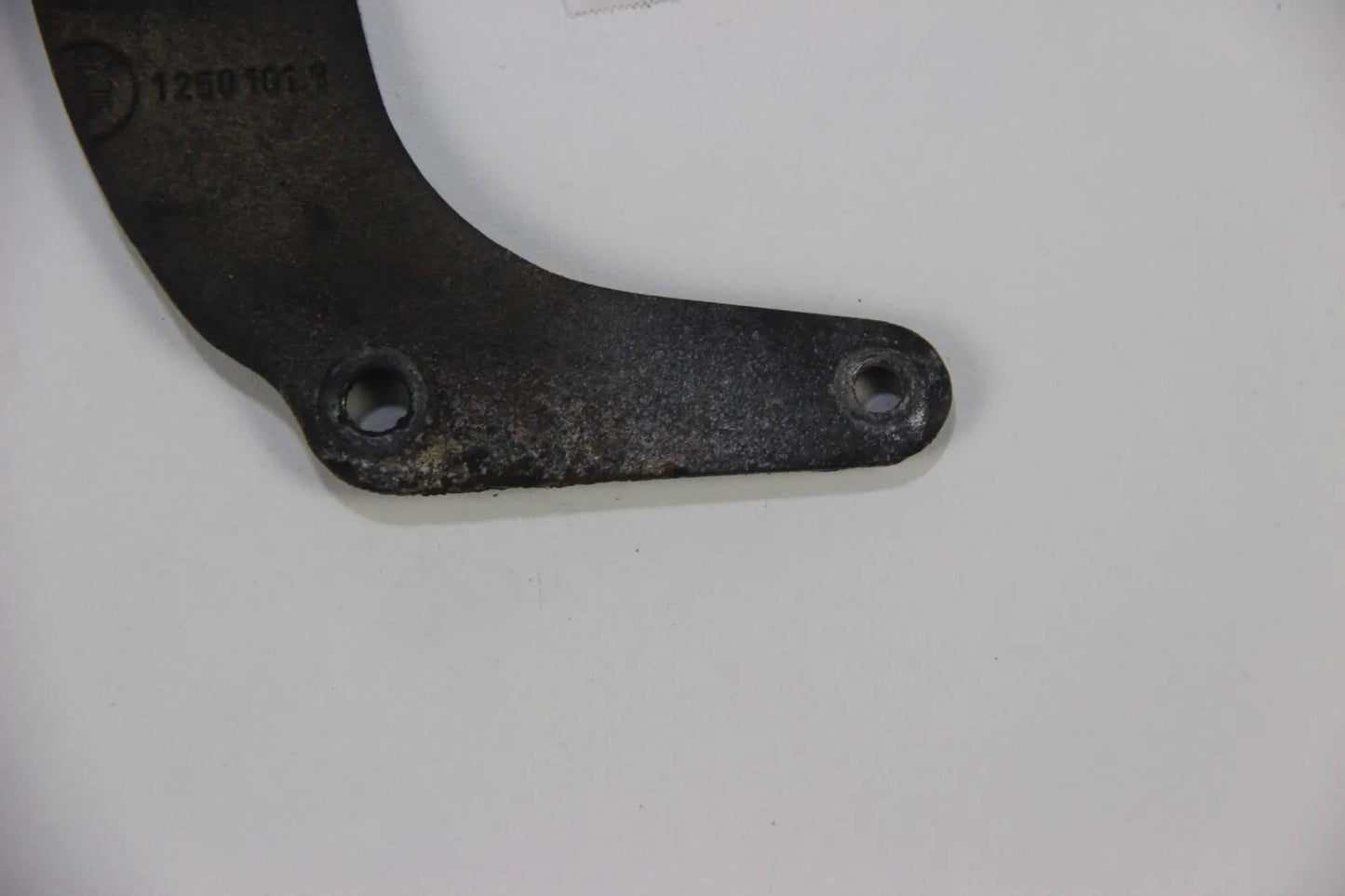 Original BMW E21 E23 E24 E12 E28E3 E9 Motorkran Öse Haken 1250101