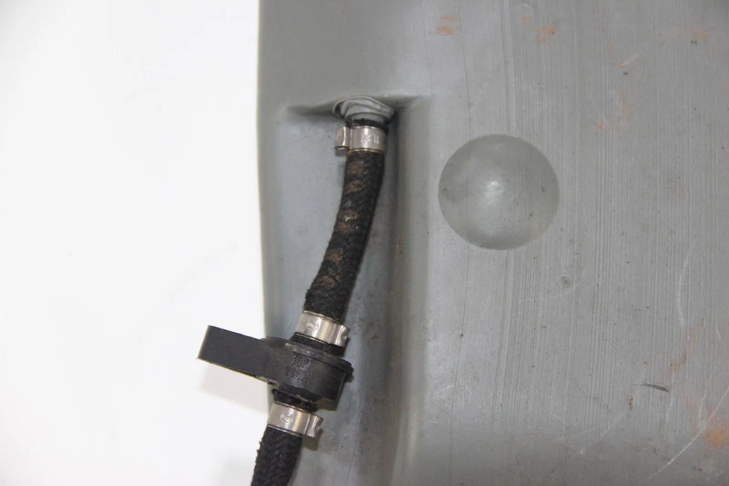 Original BMW E24 Tank Entlüftung Ausgleichsbehälter 11533 Breather tank