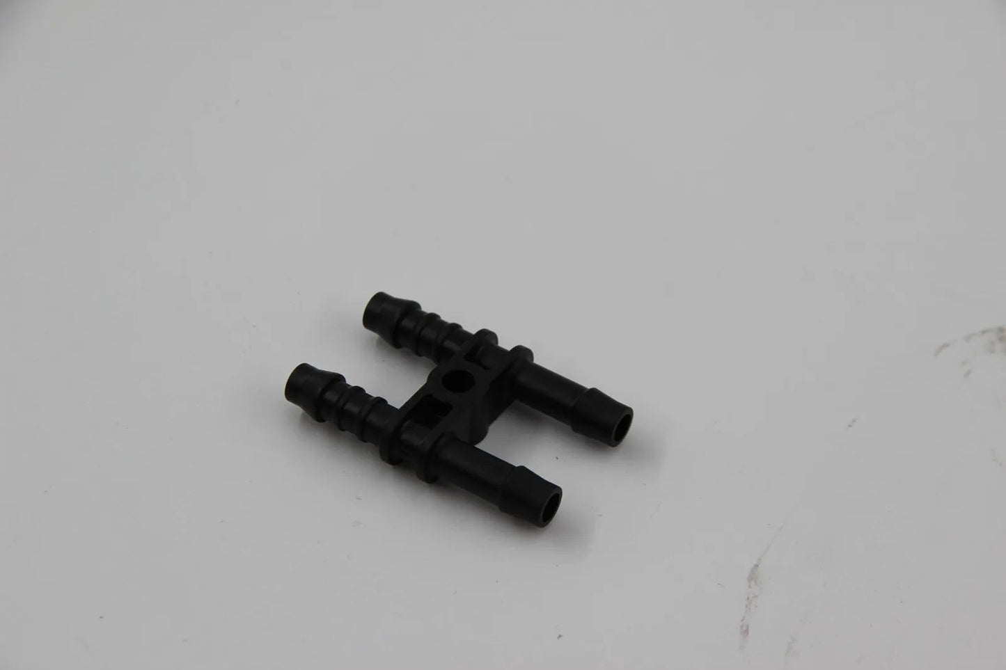 Original BMW E30 E28   Anschlussstück Einspritzanlage-Ventile 13311709577