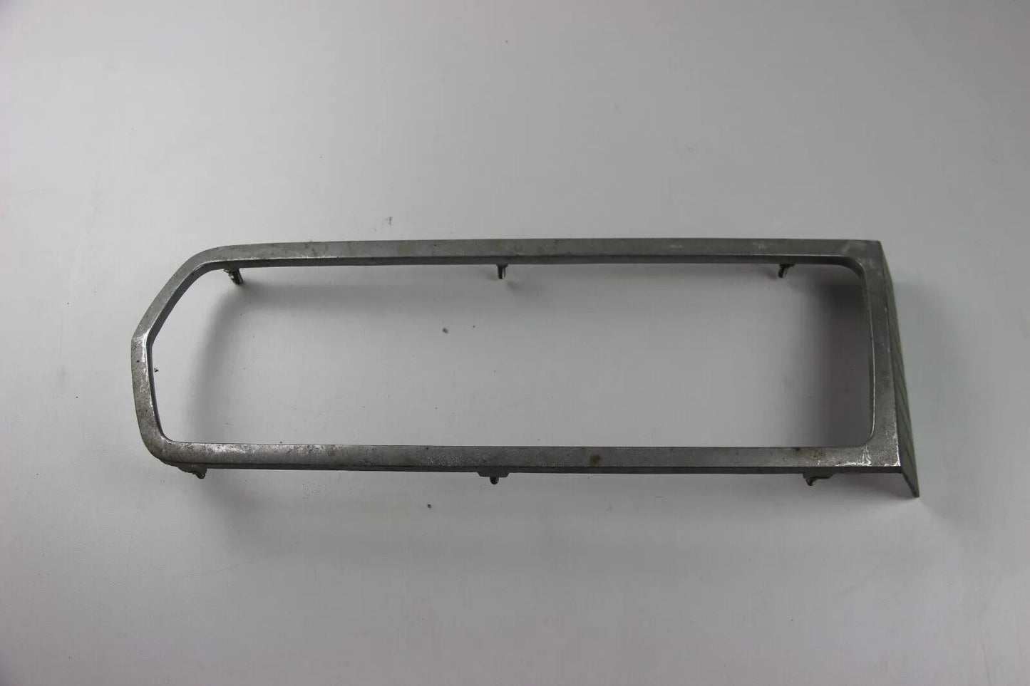 BMW E3 Heckleuchte Rücklicht Rahmen Chrom Ring rechts 1350704