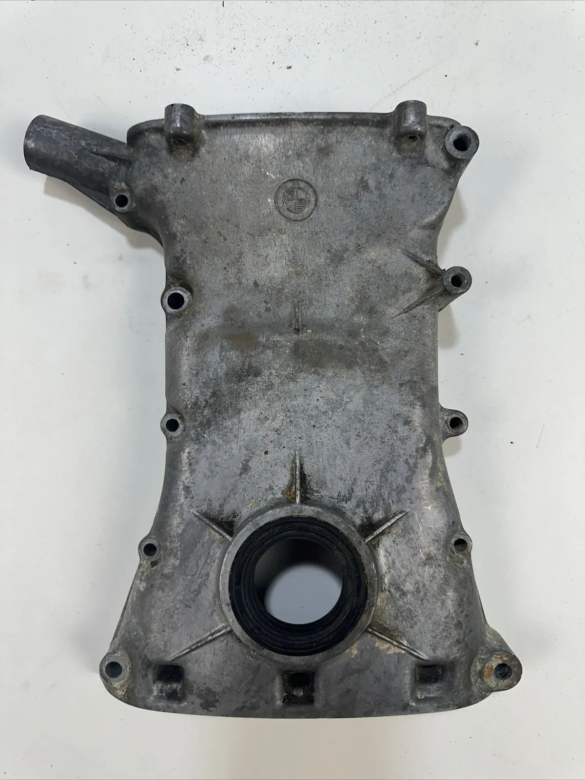 BMW E3 E9 E12 E24 E23 E28 M30  Stirndeckel Kettenkasten Abdeckung 12500289