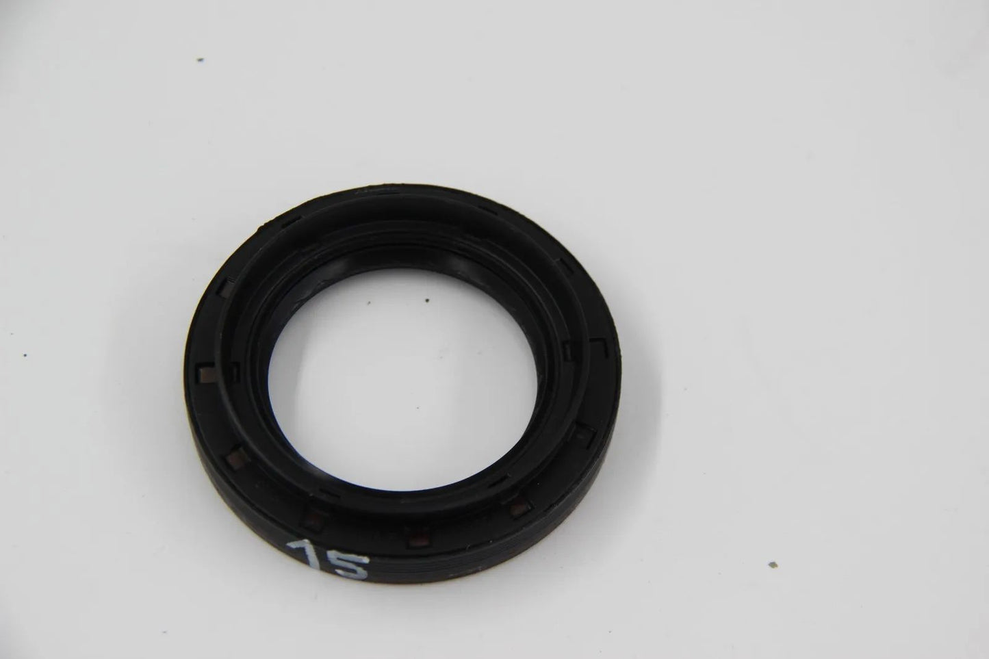 Original BMW E24 635CSi M635CSi E23 Wellendichtring 76X50X10 33101214071