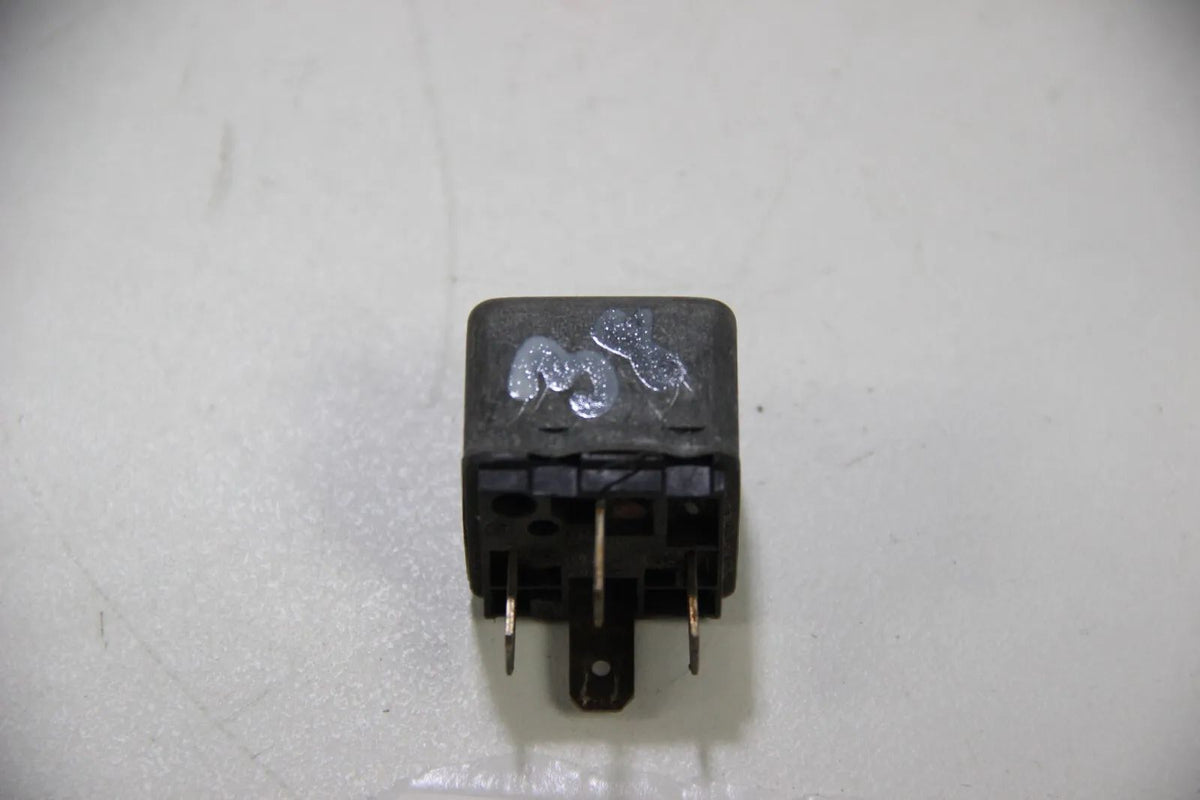 Original Bosch Relais Arbeitsrelais Steuerrelais Relay 12V 30A  0332014415