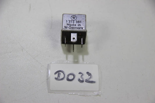 Original BMW E30 E28 E24 Diodenrelais Mehrzweckrelais Relay 61311373381
