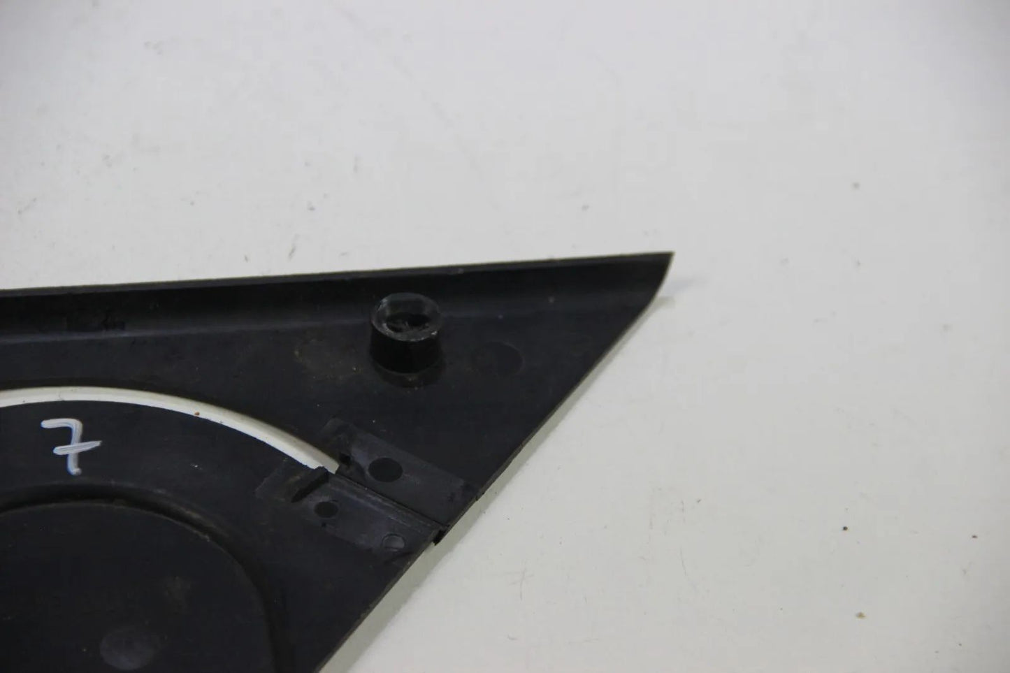 Original BMW E30 318i 320i 325i M3  Gurtdurchführung Links Cabrio 1935605