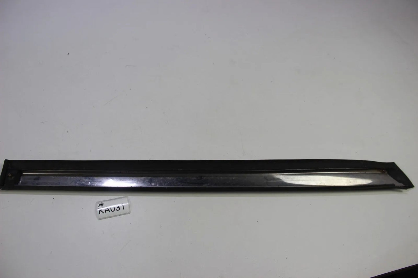 Original BMW E28 518i 520i 524d 528i  Stossleiste links 1871697 Zierleiste 5er