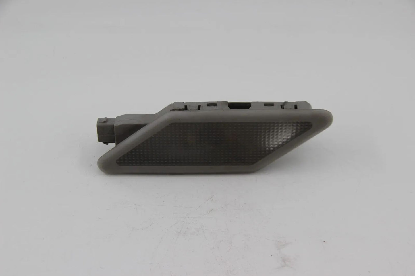Original BMW E31 850Ci M70 850CSi S70 Innenleuchte hinten re PERL 63311387038