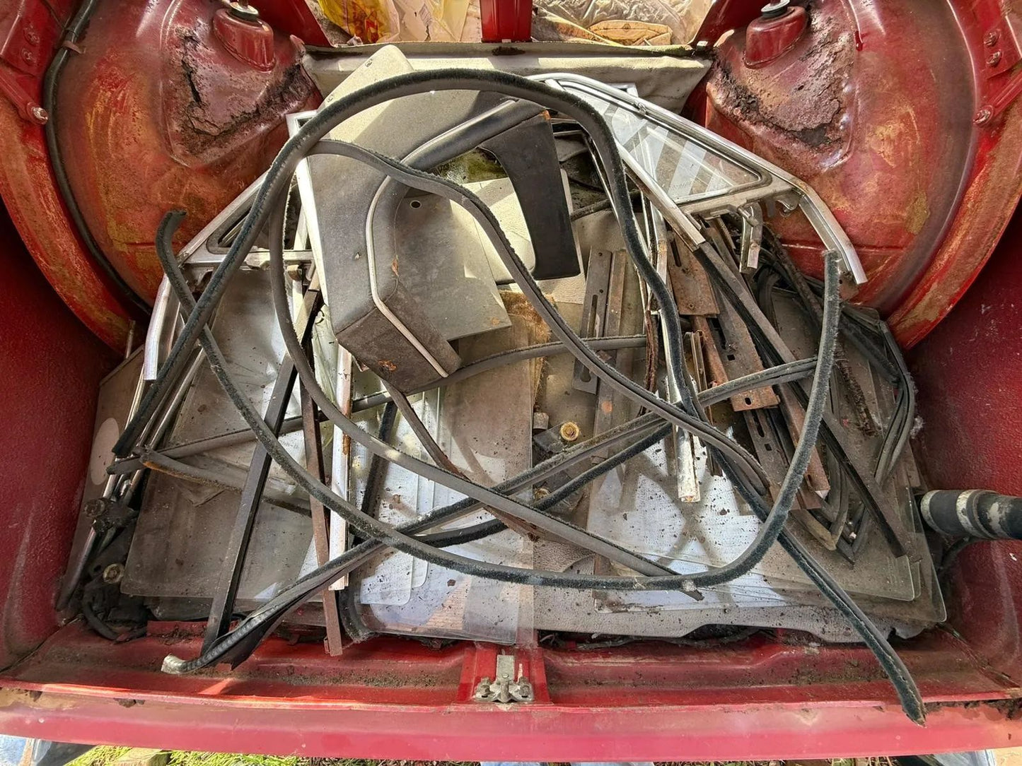 BMW Neue Klasse 1800 Blechspender Teilespender Restaurationsobjekt Scheunenfund