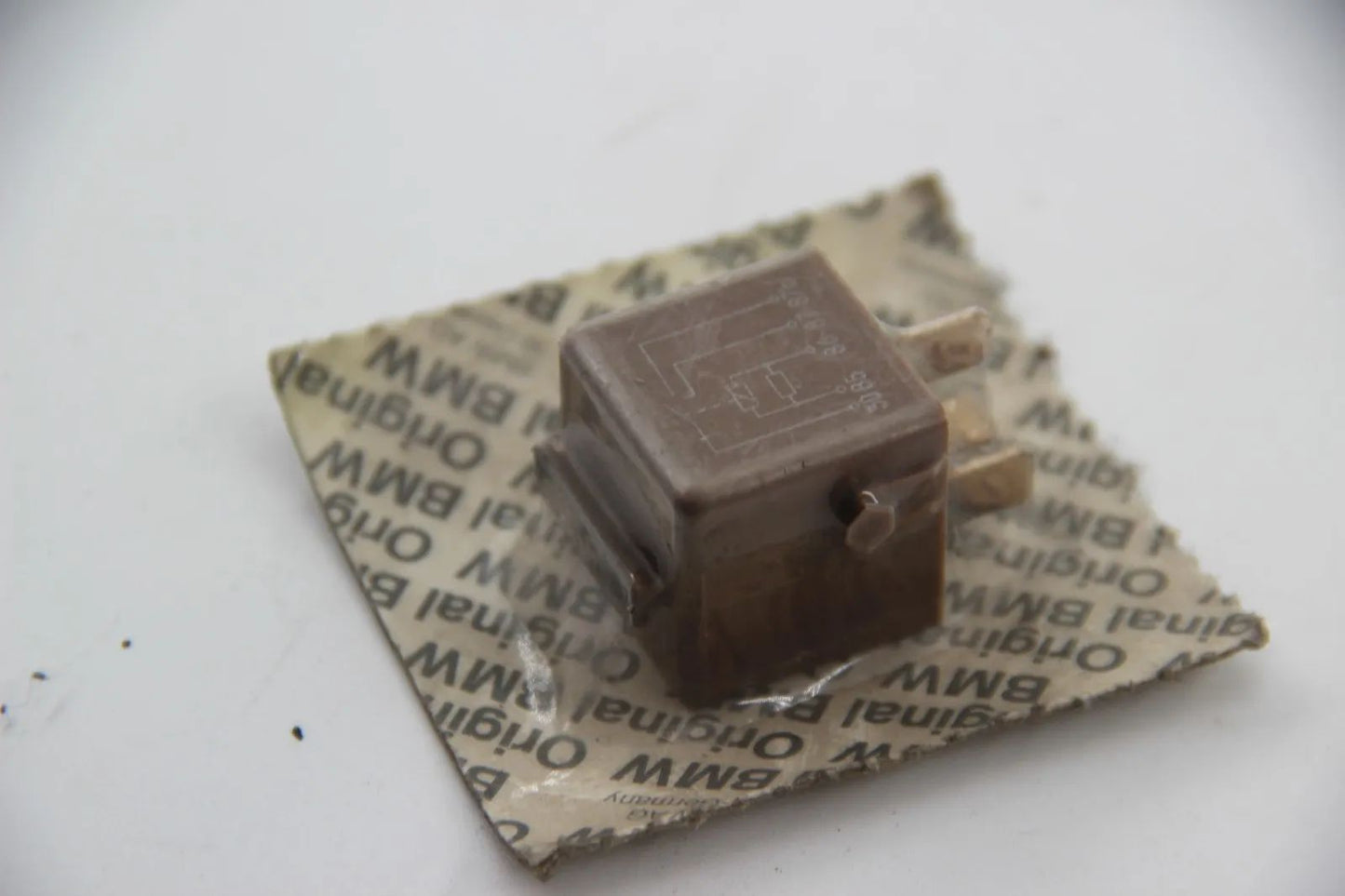 Original BMW E30 E46 E34 E31 E32 Relais Doppelschliesser schwarz  61361388364