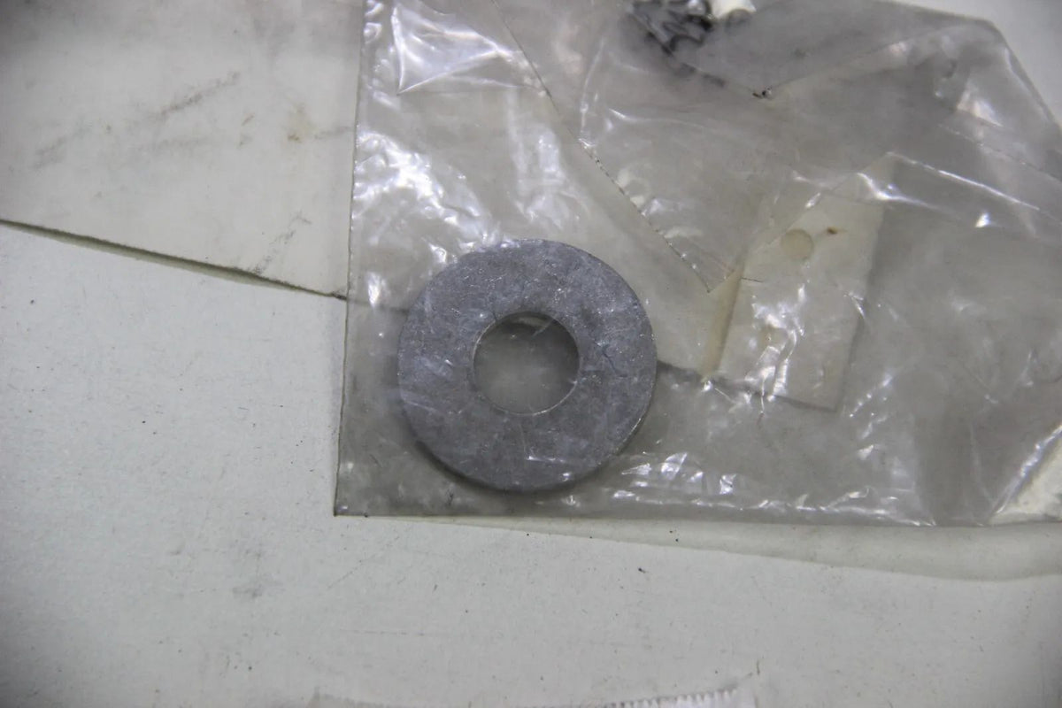 NEU Original BMW E36 320i 325i M3 E34 520i 525i Dichtscheibe 11611735736 Dichtun