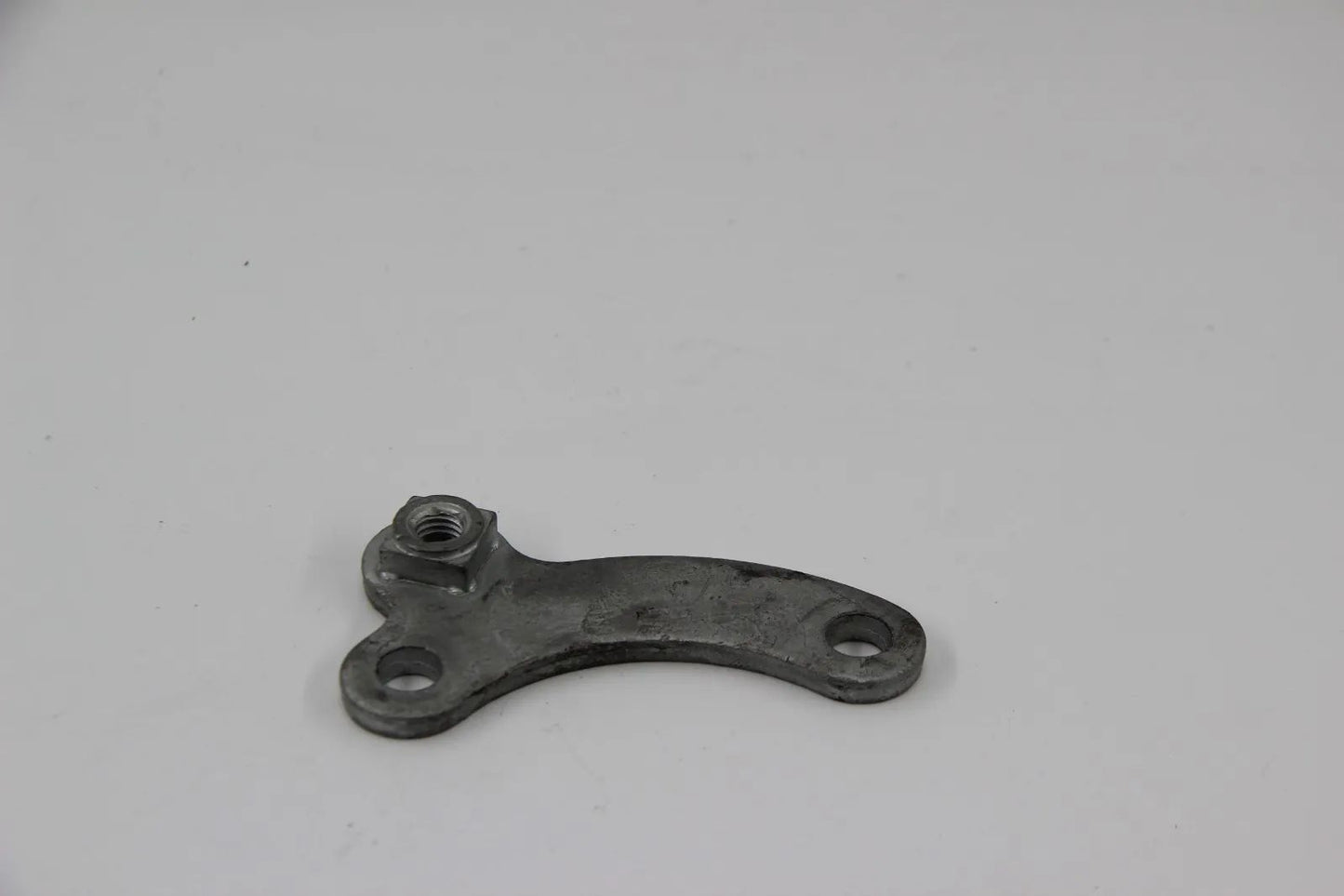Original BMW E36 316i-318is Halteplatte Hydrolenkung-Flügelpumpe 32421727134