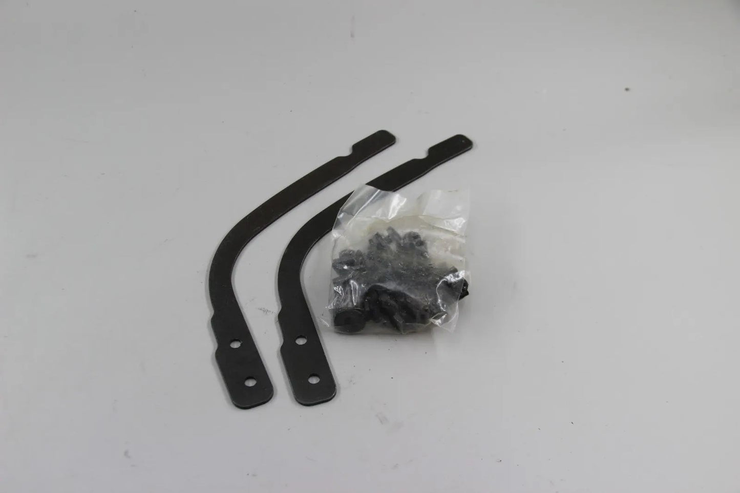 Original BMW E34 Limo/Touring Satz Schmutzfänger hinten NOS 72608102199