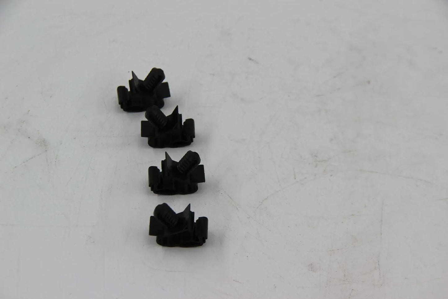 Original BMW E46 E90 E91 E92 E81 E82 Kabelclip Leitungshalter 4 Stk 34521164653