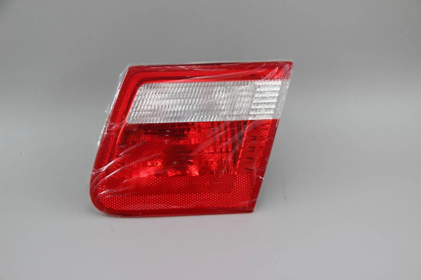 Original BMW E46 Limo/Touring  Heckleuchte Heckklappe rechts  63218368760