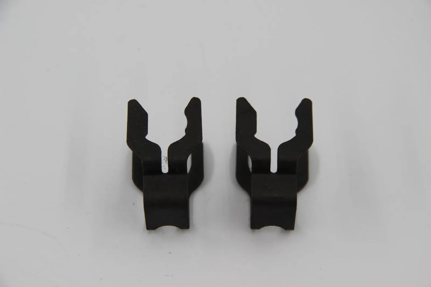 Original BMW E21 E30 E12 E28 E34 Z1 Klammer  Ventilsteuerung 2x  11331280933