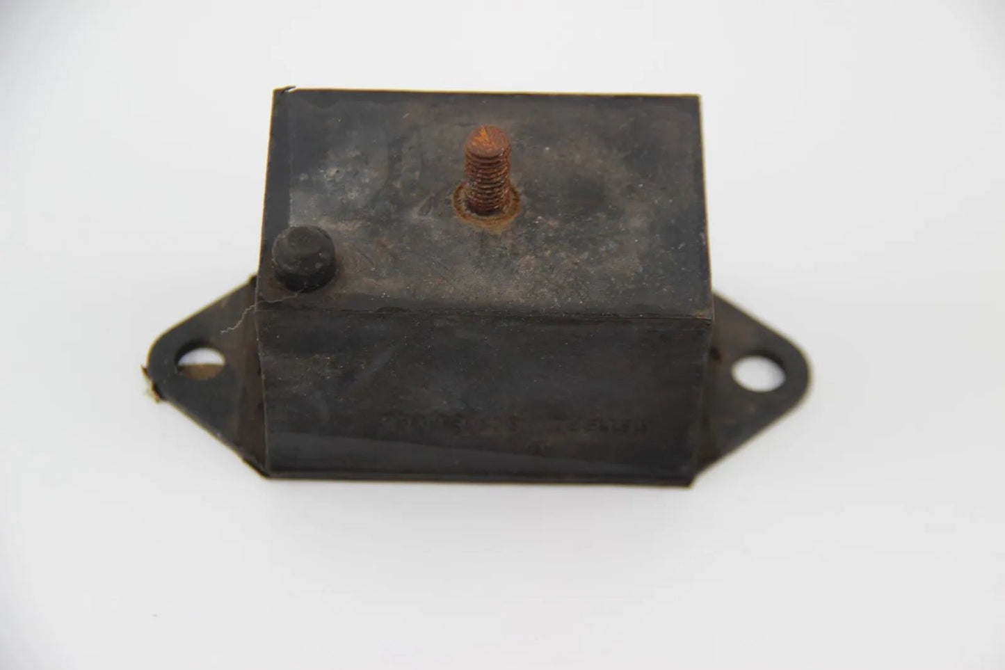 Original BMW E10 M10 Neueklasse M10 4-Zyl Gummilager rechts NOS 11811104588