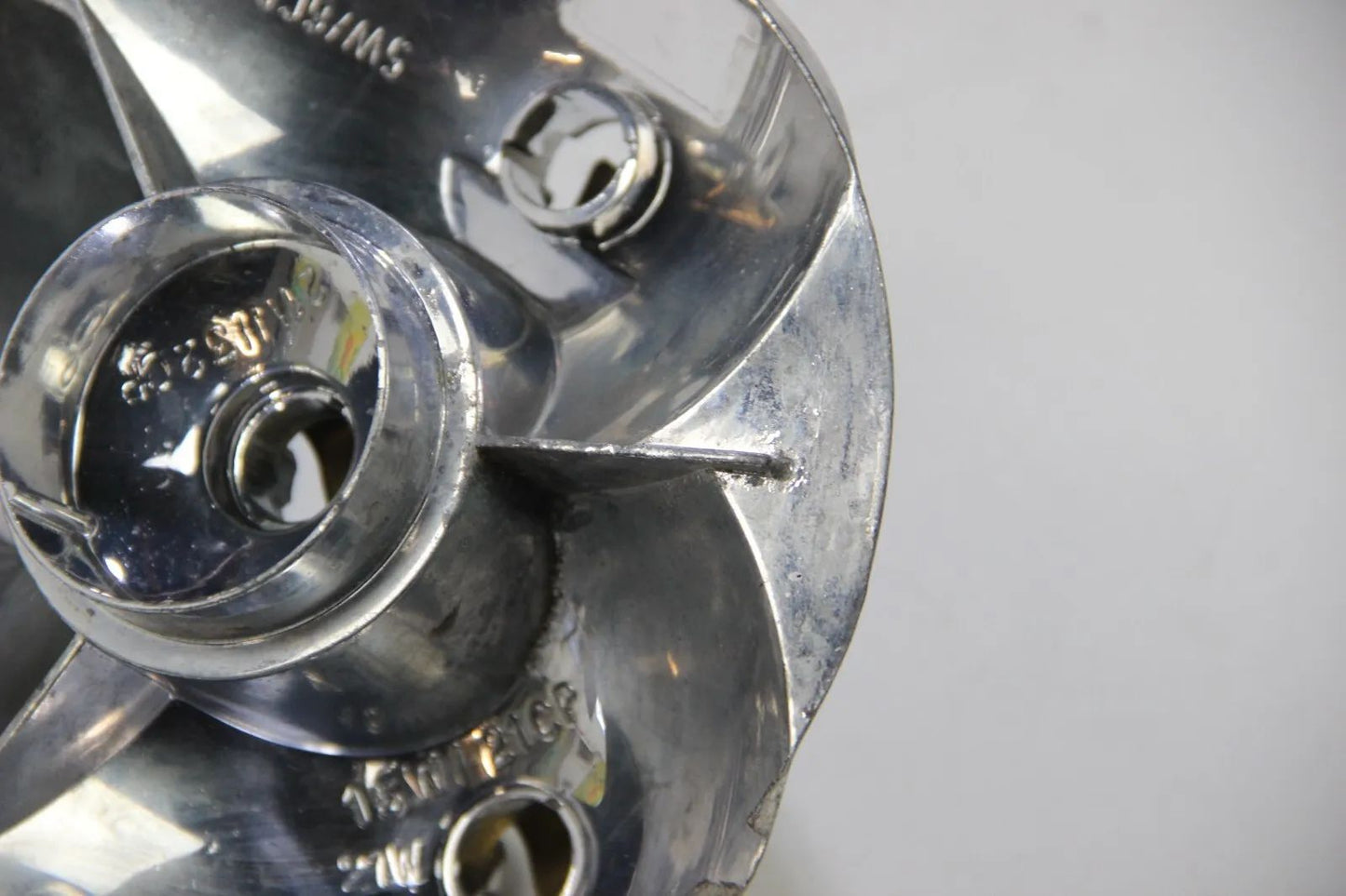 BMW E10 1502 1602 1802 2002 ti  Rückleuchte Lampenträger Rundleuchter Li 2245-U2