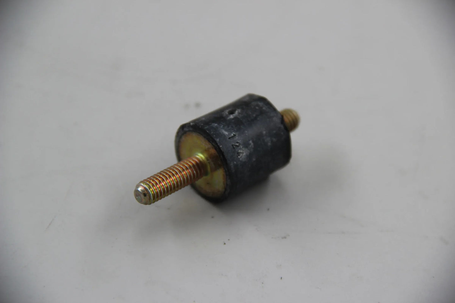 Original BMW E36 E46 E34 E39 E60 E61 E38 E66 E83 E53 Z3 Gummilager 11121730356