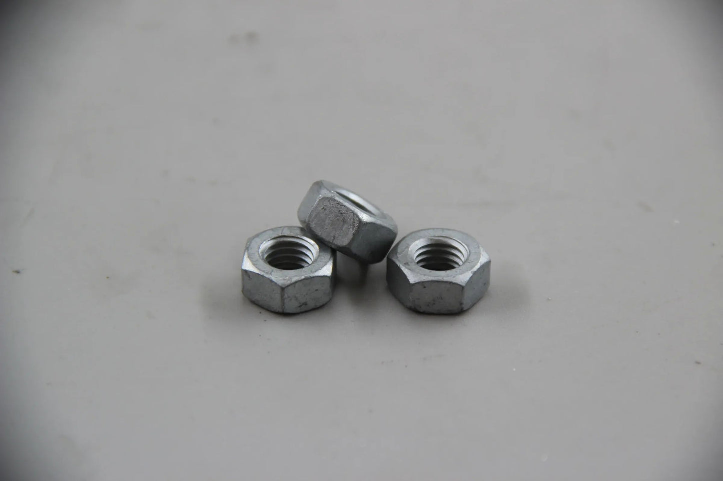 Orig. BMW E10 NK E30 E12 E24 E23 E38 E31 3x Sechskantmutter M8-ZNS 07119922856