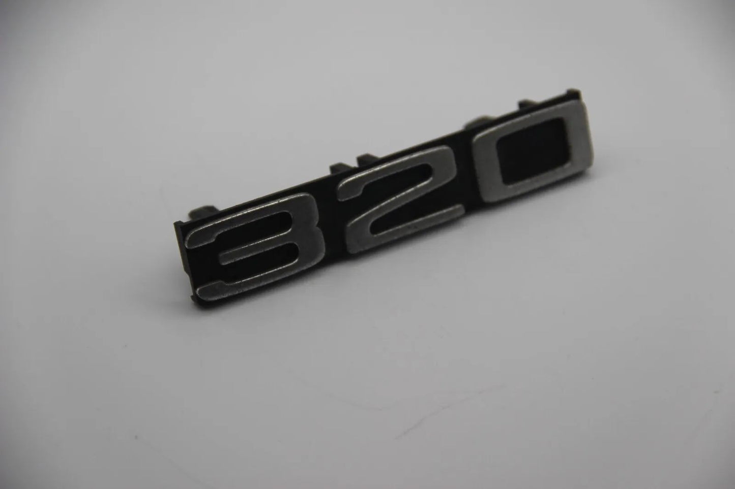 Original BMW E21 320 Kühlergrill Modellbezeichnung Emblem Badge Schriftzug