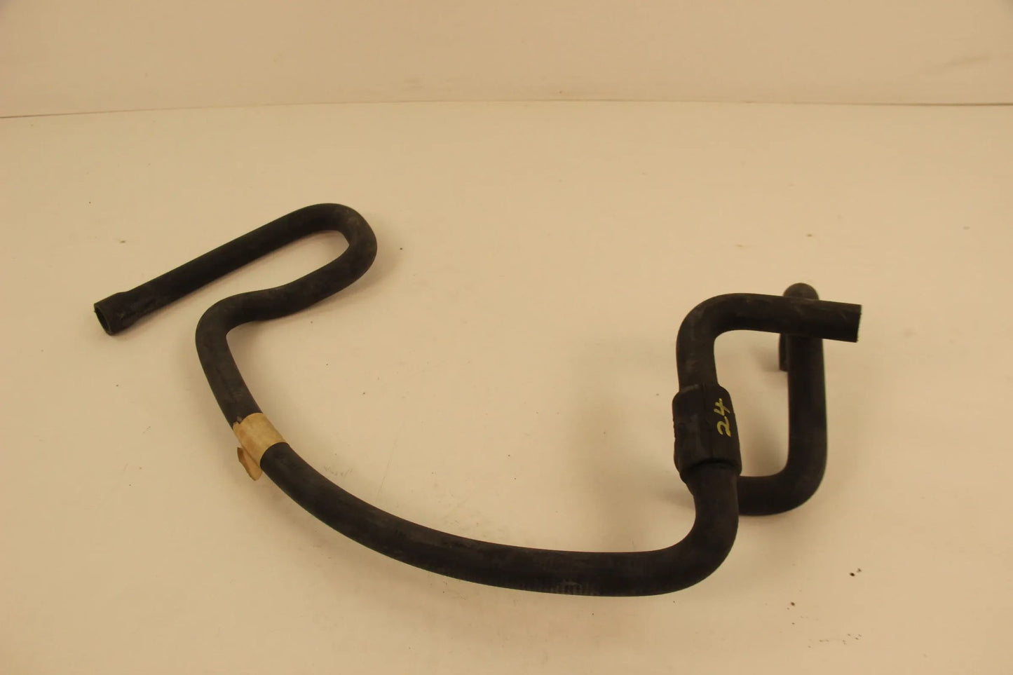 Orig BMW E34 524td M21 M51 525tds Schlauch Heizkörper-Motorrücklauf 11532241852