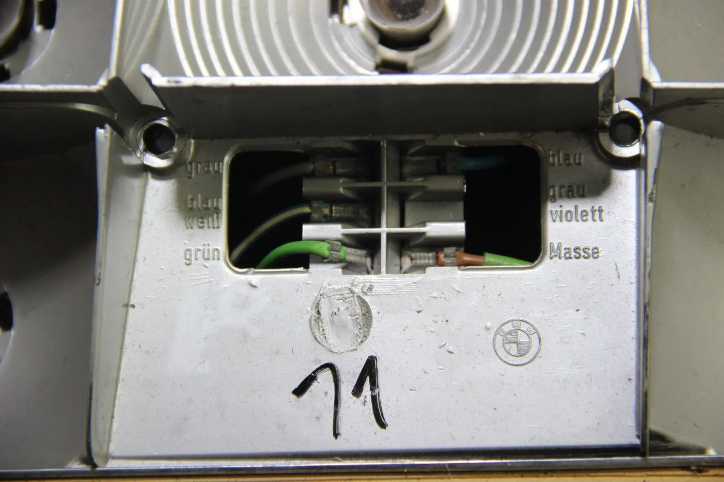 BMW E12 Lampenträger Chrom Rahmen Dichtung Heckleuchte rechts