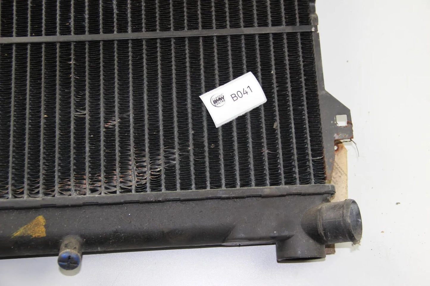 BMW E30 320i 323i VVFL Kühler Wasserkühler water radiator cooling OEM