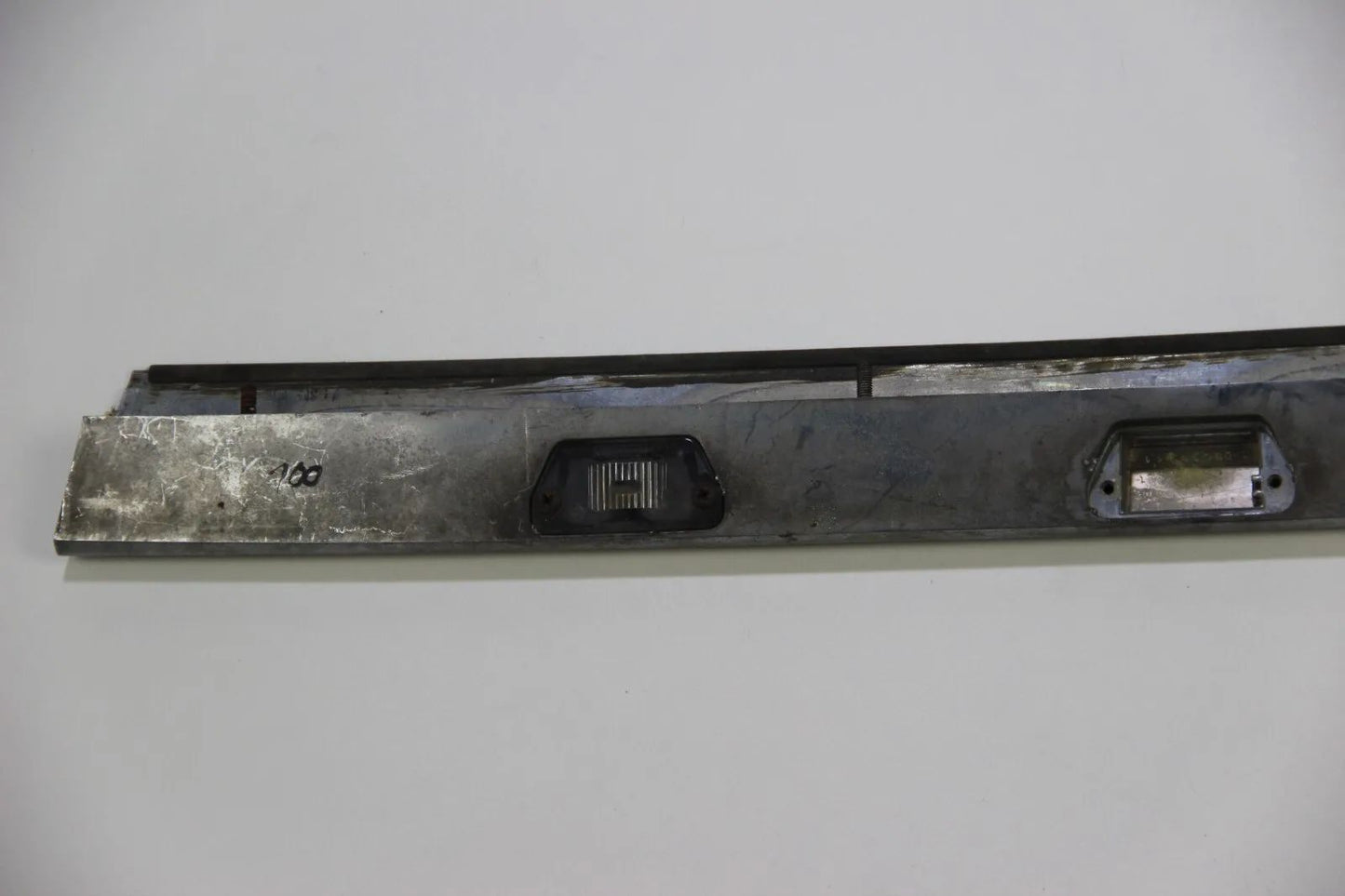 Original BMW Neue Klasse 2000 Kennzeichenleuchte 63268777100