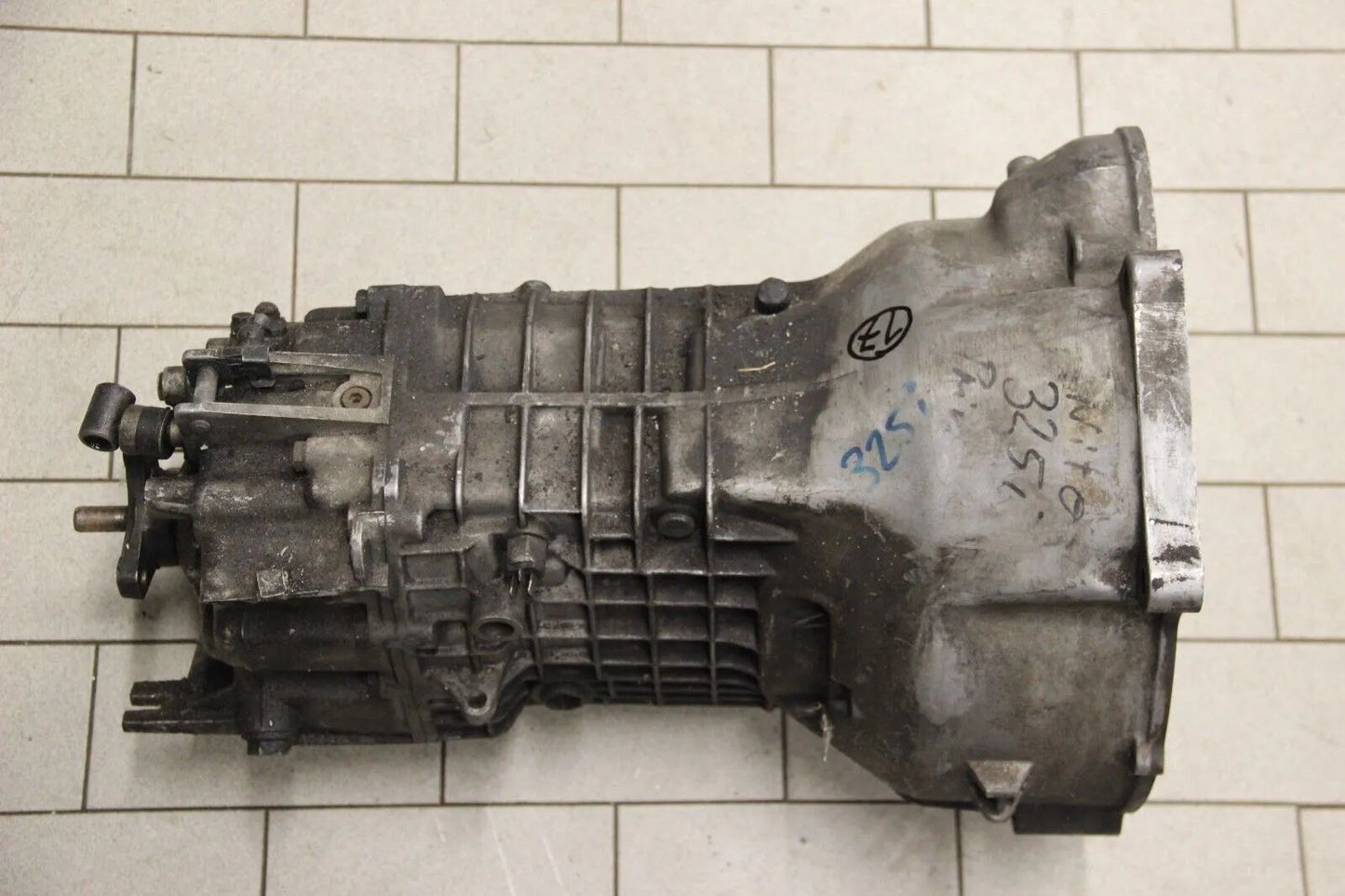 BMW Getriebe Getrag 260 E30 325i 324td M20 2.5 260.0.1346.90 NW 2-Geber Loch OEM