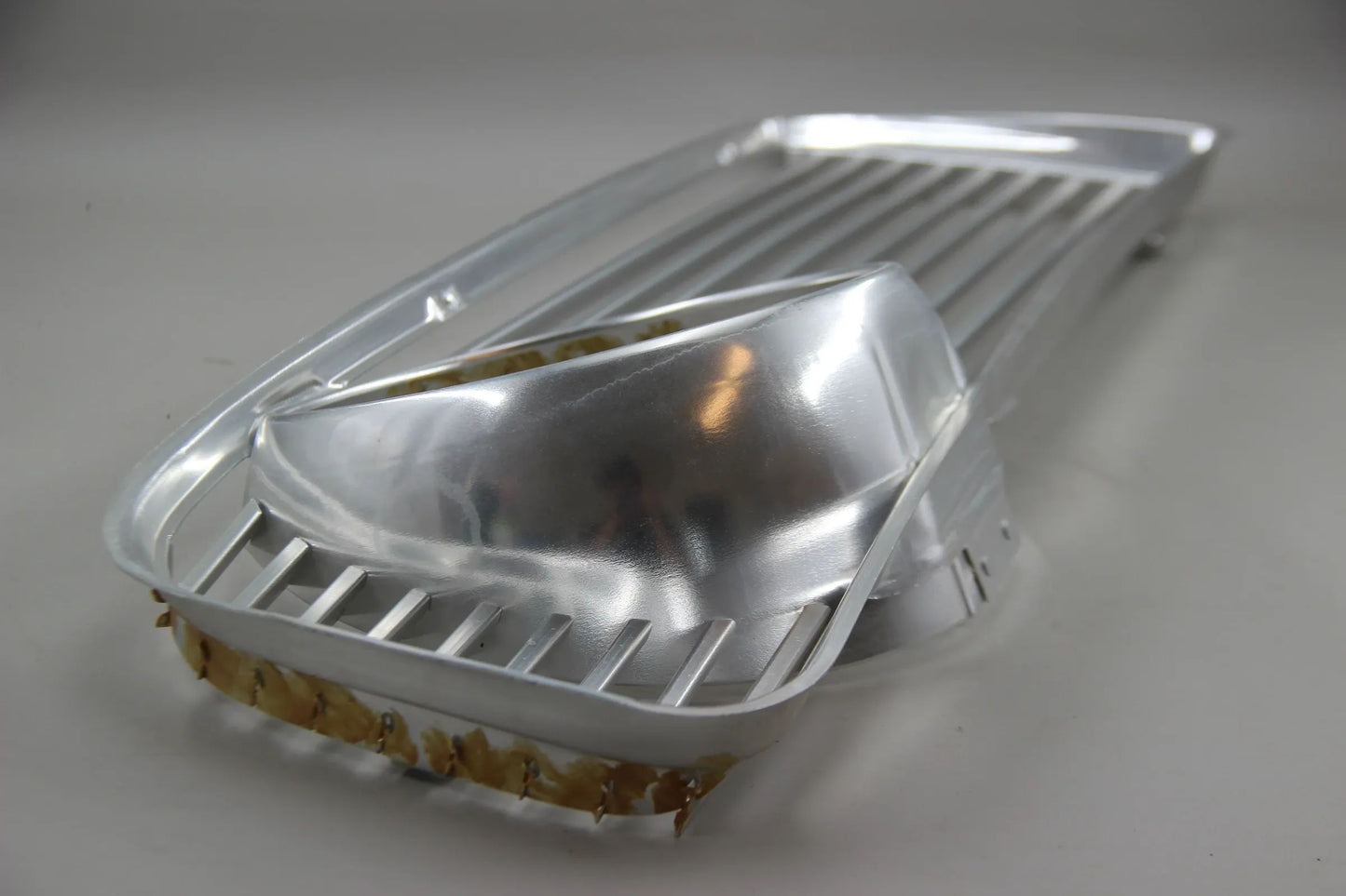 Original BMW NK 1800 4-Zyl. Ziergitter rechts silber NOS NLA 51135680111