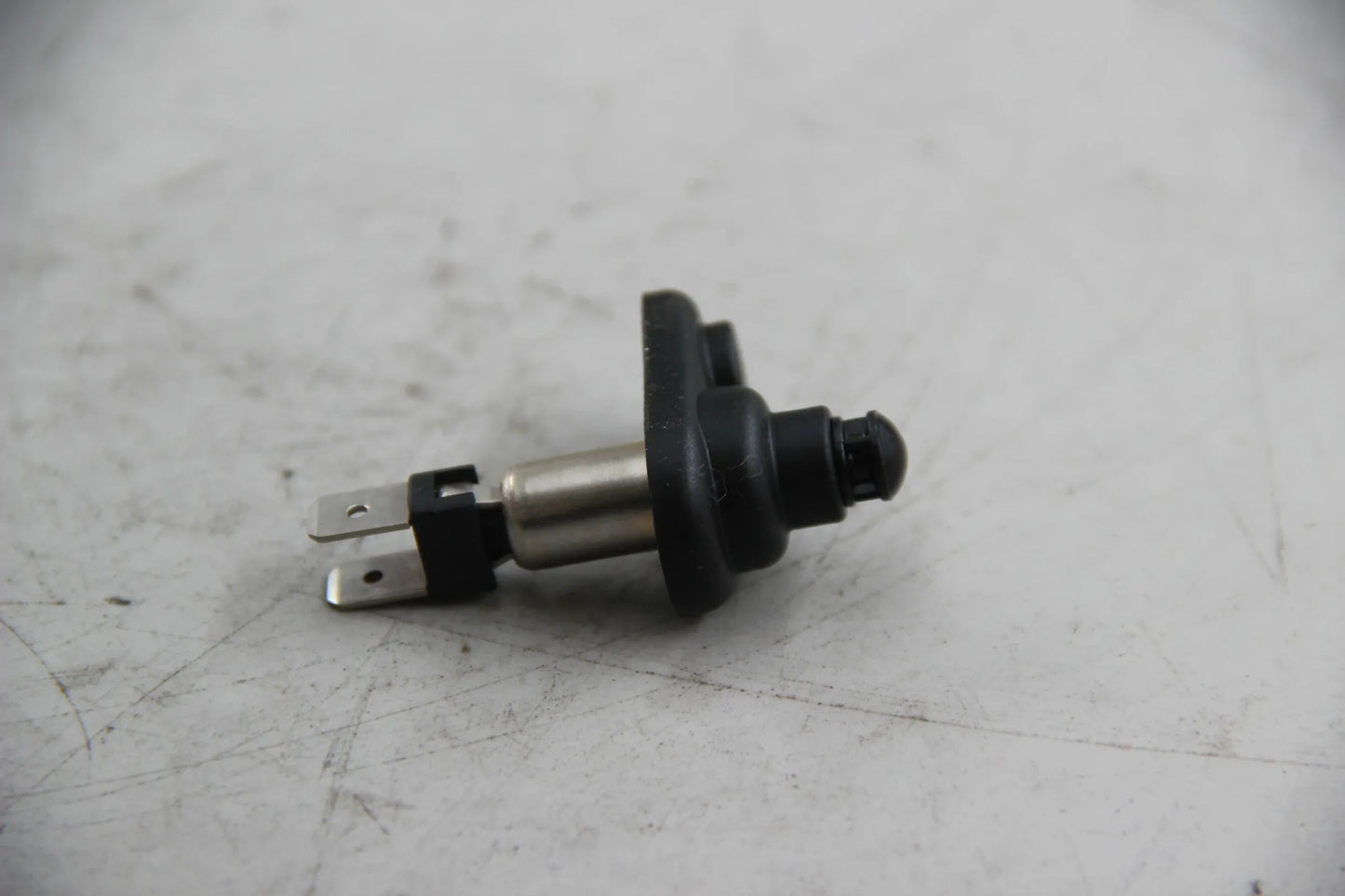 Original BMW E3 E21 E30 E12 E28 E24 E23 E32 E31 840i Schalter 61311370805