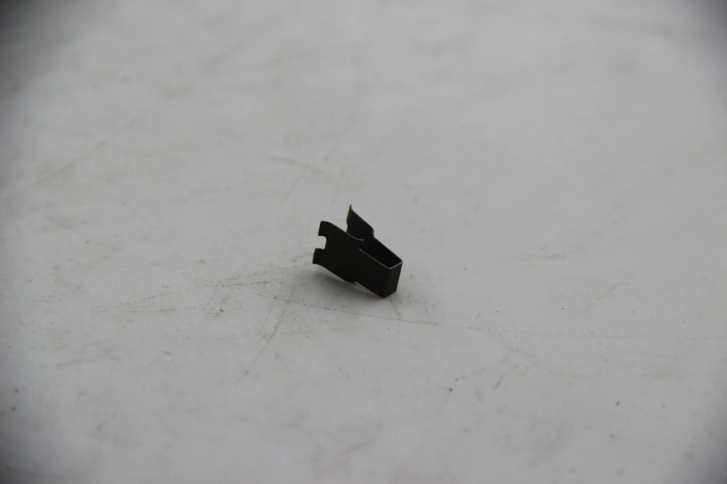 Orig. BMW E21 315 316 318 320 E30 316i-325i E12 E28 E34 E23 Klammer 52101901942