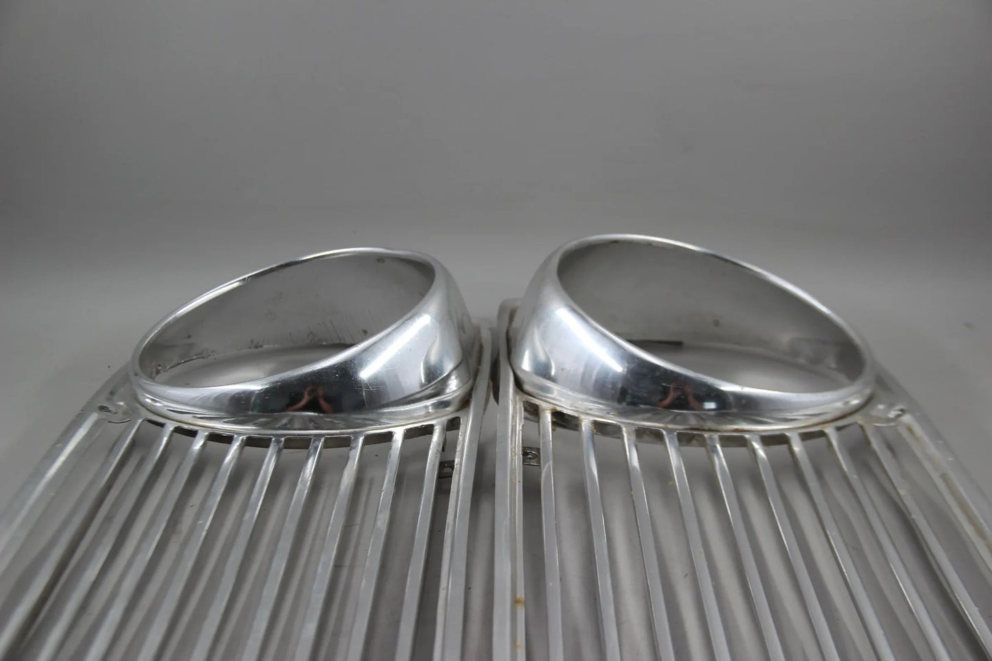 Original BMW E10 2002 ti tii Ziergitter links + rechts chrom 1808473 1808474