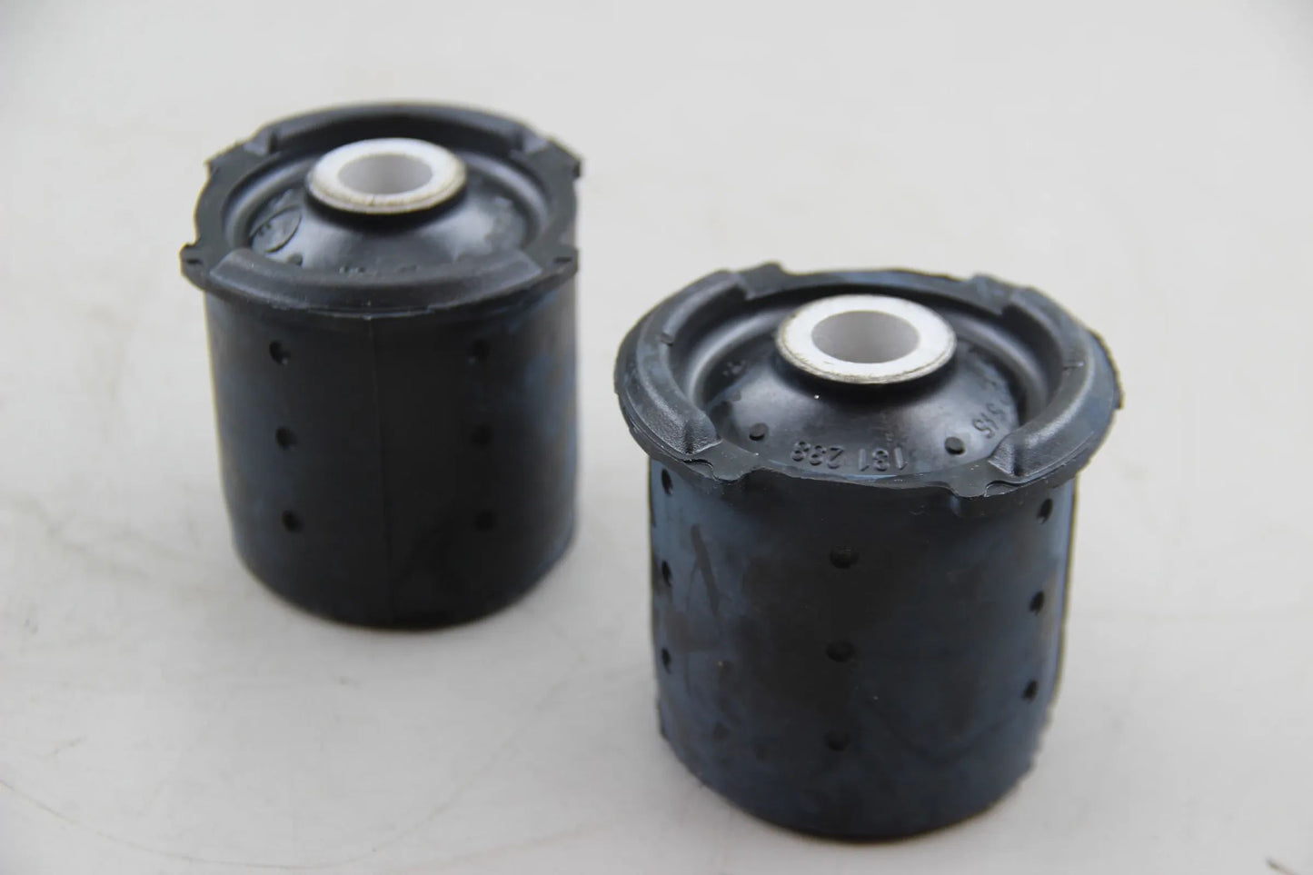 Original BMW E36 316i 318i 320i-328i M3 Satz Gummilager D=62,5MM 33319059301