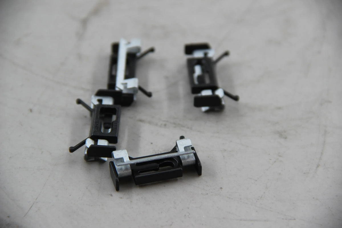 Original BMW E90 316i 318i 320i 323i-335i M3 E91 4x Clip schwarz 51137145109