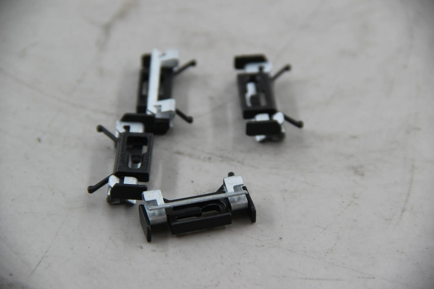 Original BMW E90 316i 318i 320i 323i-335i M3 E91 4x Clip schwarz 51137145109