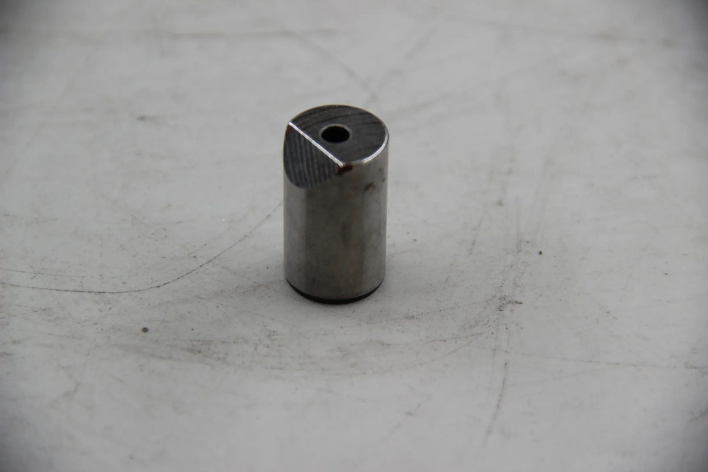 Original BMW E87 E21 E30 E36 E46 E28 E34 E39 E24 E23 E31 Sperrbolzen 23311224130